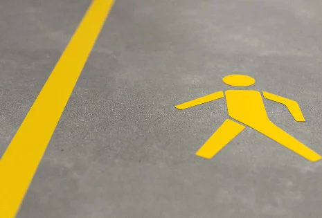 Oznakowanie hal i magazynów – 4 rzeczy, o których trzeba pamiętać